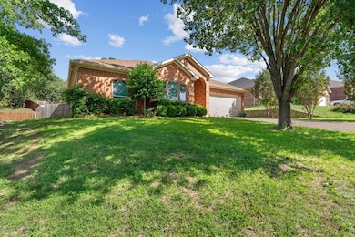 2217 Creek Side Dr, Weatherford, TX 76087 - photo 2