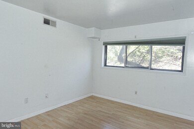 7813 Enola St unit 7, McLean, VA 22102 - photo 6