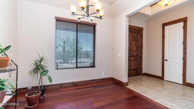 View 2 Entry Way 24th Lane