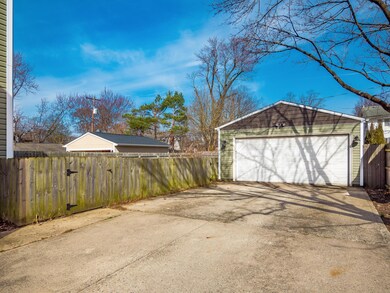 212 Acton Rd, Columbus, OH 43214 - photo 4