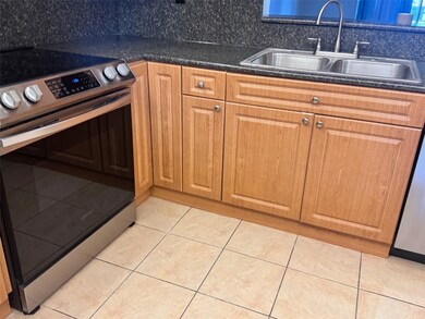 Polynesian Gardens Condominiums unit 301, Plantation, FL 33317 - photo 4