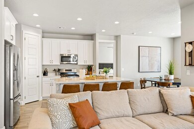 07 - 2466 E Cascadsa Way-007