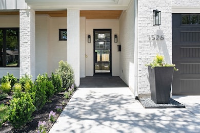 1526 Cheshire Ln, Houston, TX 77018 - photo 2