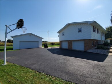 31 Shady Dr, Indiana, PA 15701 - photo 2