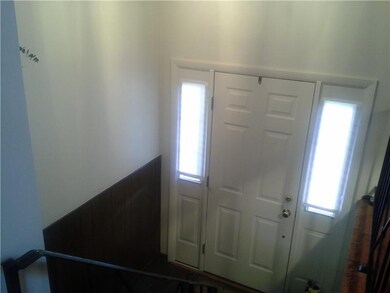 Entry/Foyer.