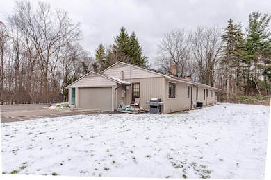 3926 Lake Dr SE, Grand Rapids, MI 49546 - photo 3