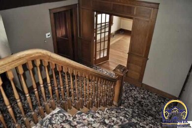 822 SW 6th Ave, Topeka, KS 66603 - photo 2