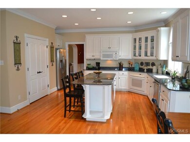 Center island with breakfast bar in this magnifice