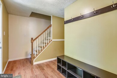 15149 Holleyside Dr, Dumfries, VA 22025 - photo 5