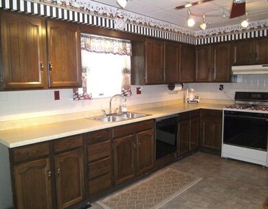 Kitchen. Kitchen is very nice.  Seller is leaving 