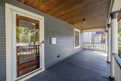 1121 26th St, Des Moines, IA 50311 - photo 3