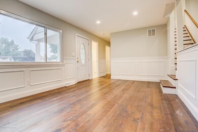 005_Living Room
