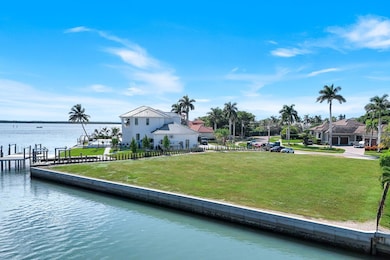 995 Caxambas Dr, Marco Island, FL 34145 - photo 6