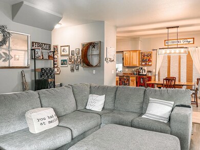 20177 Lora Ln, Bend, OR 97702 - photo 2