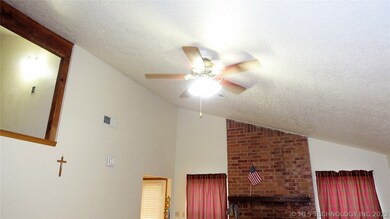1401 W Fulton Place, Broken Arrow, OK 74012 - photo 2