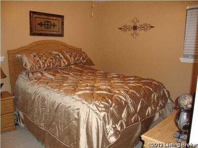 8014 Grenelle Dr, Louisville, KY 40228 - photo 7