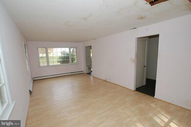 12614 Viewside Dr, North Potomac, MD 20878 - photo 5