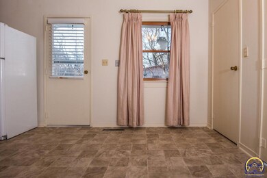 835 SW 31st Terrace, Topeka, KS 66611 - photo 6