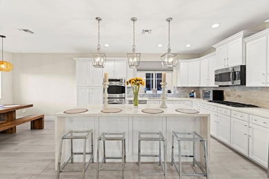 112 NW Gardner St, Boca Raton, FL 33432 - photo 4