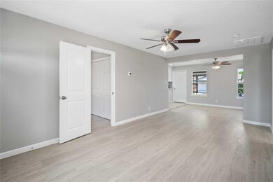 805 Barkley St, Houston, TX 77022 - photo 7