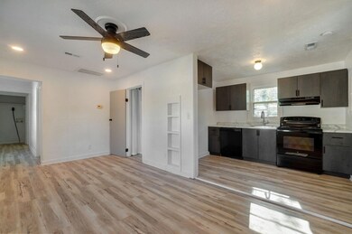 2842 E Cherry St-15