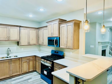 4390 Oaks Royal Dr, Memphis, TN 38128 - photo 7