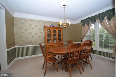 9915 Bagpipe Ct, Bristow, VA 20136 - photo 6