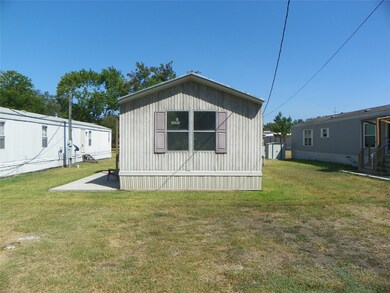 3315 Rosenberg St unit 4, Needville, TX 77461 - photo 4