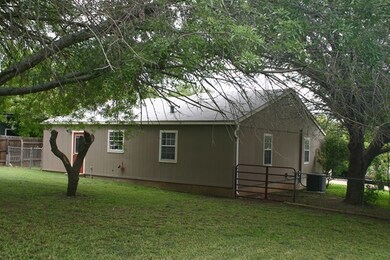 243 Northwest Dr, Fredericksburg, TX 78624 - photo 3