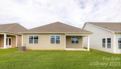 671 Fox Cove Rd, Hendersonville, NC 28792 - photo 2