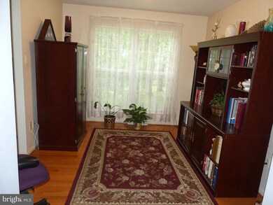 5812 Miriam Dr, Sykesville, MD 21784 - photo 5