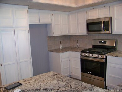 Kitchen Stainless Stove & Microwave
