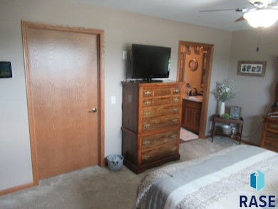 510 Hillcrest St, Edgerton, MN 56122 - photo 5