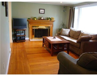 81 Mount View Dr, Cranston, RI 02920 - photo 4