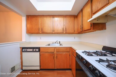 149 Colon Ave unit A, Staten Island, NY 10308 - photo 6