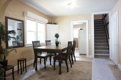 1041 Queen St, Lansing, MI 48915 - photo 3