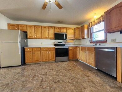 24 Meadow View Ln, Winslow, ME 04901 - photo 5