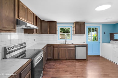 9413 N Carolina 304, Mesic, NC 28515 - photo 4