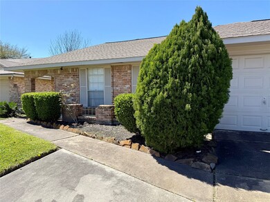 10511 Saber Ct, Houston, TX 77038 - photo 3