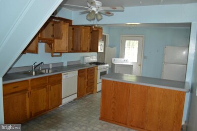 116 Morton Ct, Manassas Park, VA 20111 - photo 3