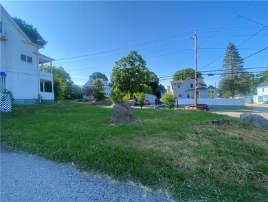 33 W Warwick Ave, West Warwick, RI 02893 - photo 3