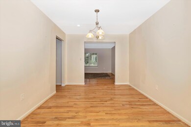 19016 Mcfarlin Dr, Germantown, MD 20874 - photo 5