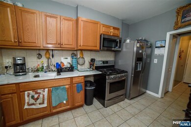 712 E 27th St, Paterson, NJ 07504 - photo 3