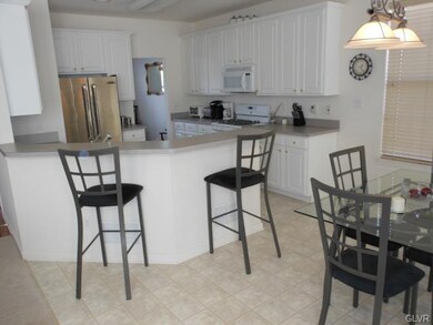 7524 Scenic View Dr, Macungie, PA 18062 - photo 6