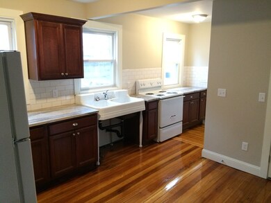 81 Field St, West Springfield, MA 01089 - photo 4
