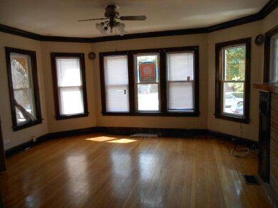 5230 W Oakdale Ave, Chicago, IL 60641 - photo 4