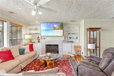 Living room/den