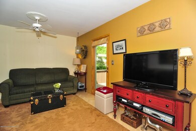 007_Family Room