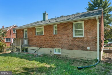 3910 Larchwood Rd, Falls Church, VA 22041 - photo 4