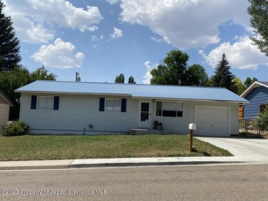 806 Steele St, Craig, CO 81625 - photo 2